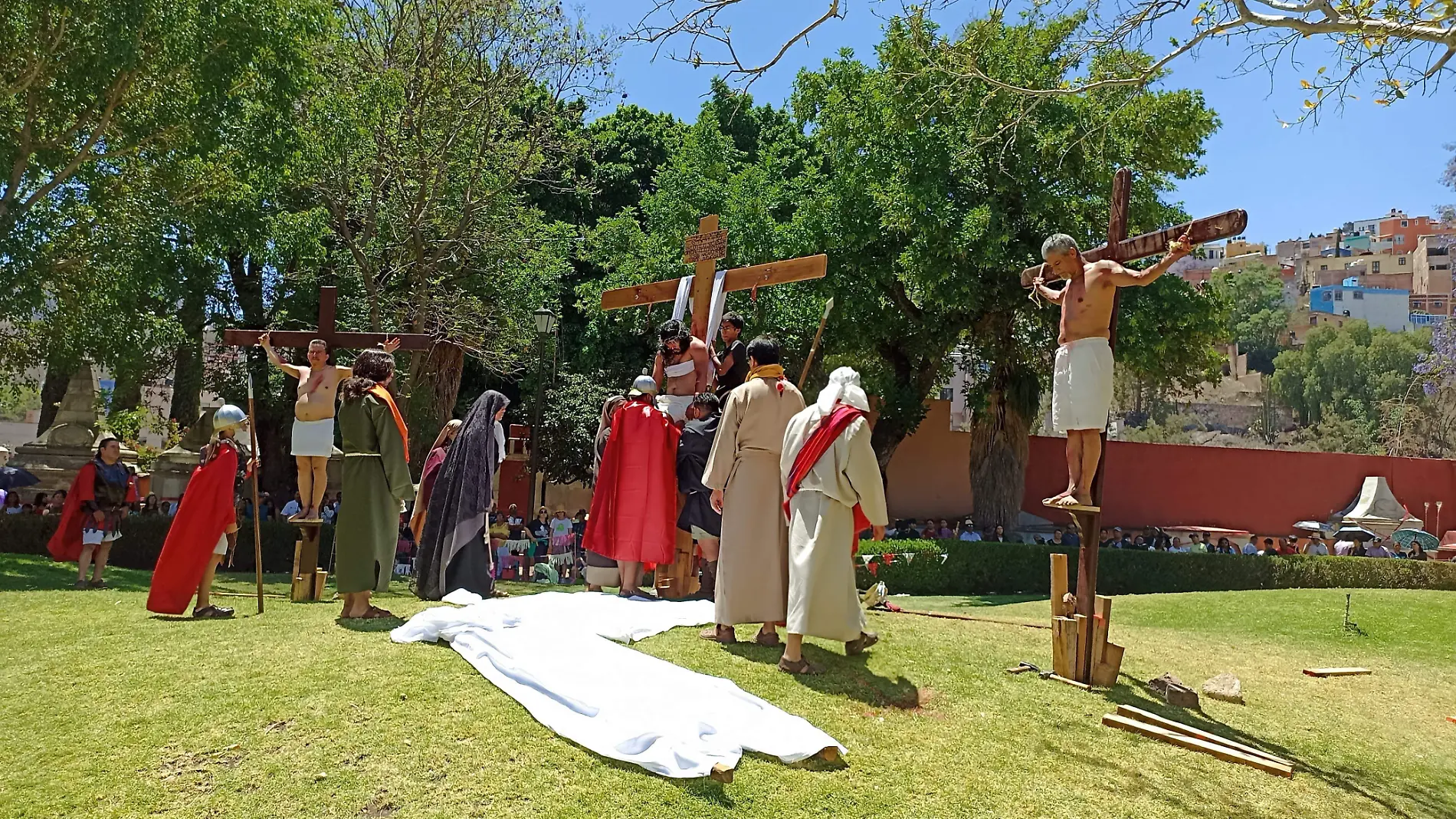 ACUDEN MILES A LA PROCESIÓN DEL SILENCIO44